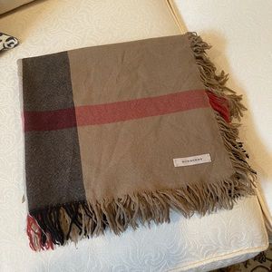 💯 Authentic Burberry scarf